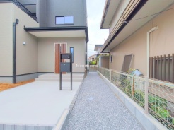越谷市弥栄町３丁目