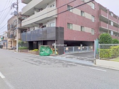 現地外観前面道路